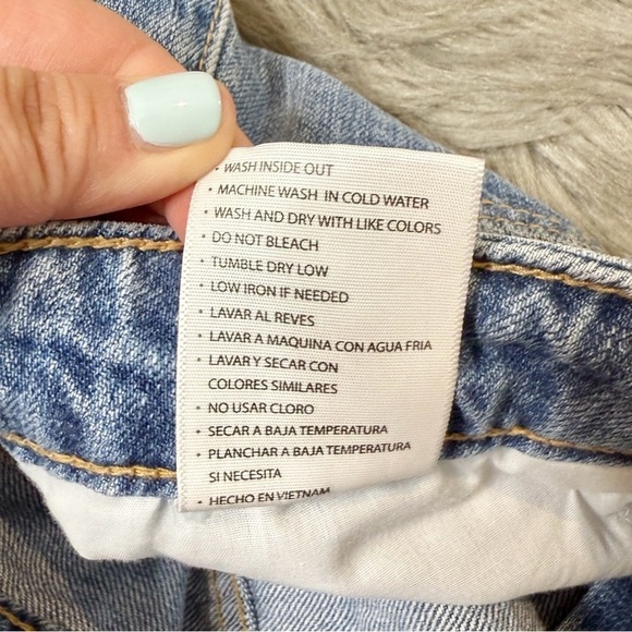 NEW KanCan High Rise Women’s Cutoff Frayed Denim Shorts Sz 27 - Picture 6 of 10